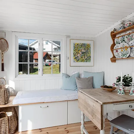 Amazing In With Kitchen